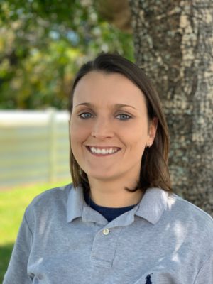 A headshot of Kelly Gee, an admissions counselor at Beach House Recovery Center.