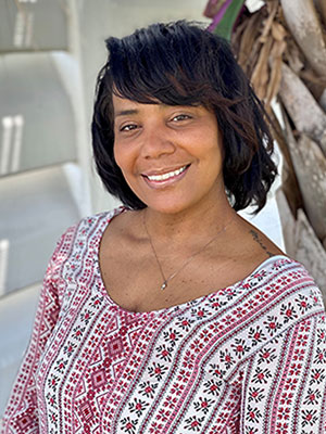 A headshot of Tonie Baxter, an admissions counselor at Beach House Recovery Center.
